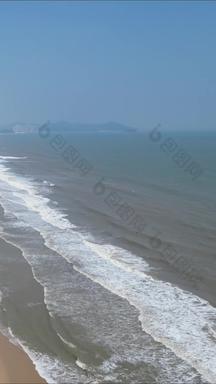 航拍广东阳江保利海陵岛沙滩竖版视频